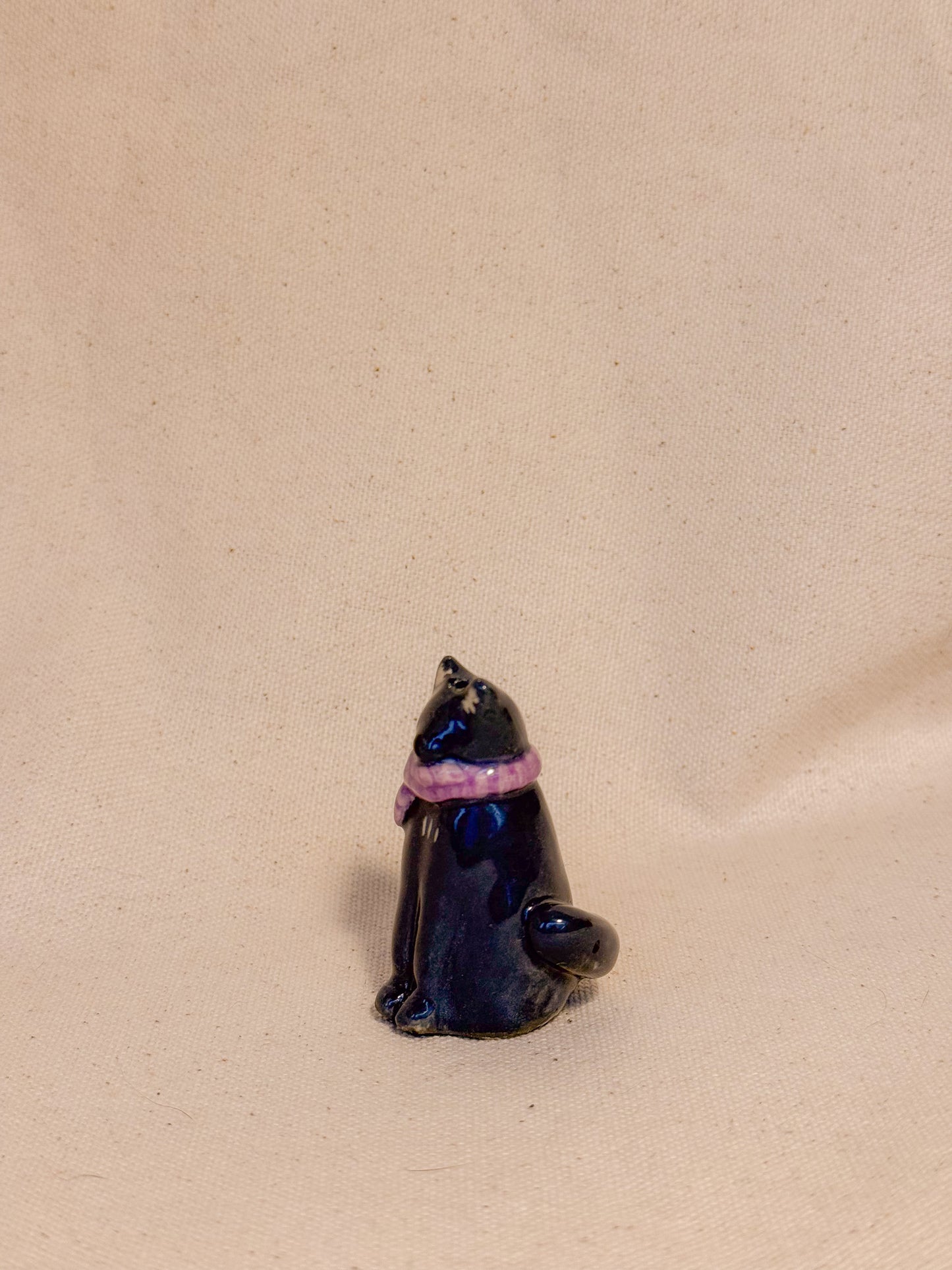 Sitting Scarf Kitty Desk Buddy