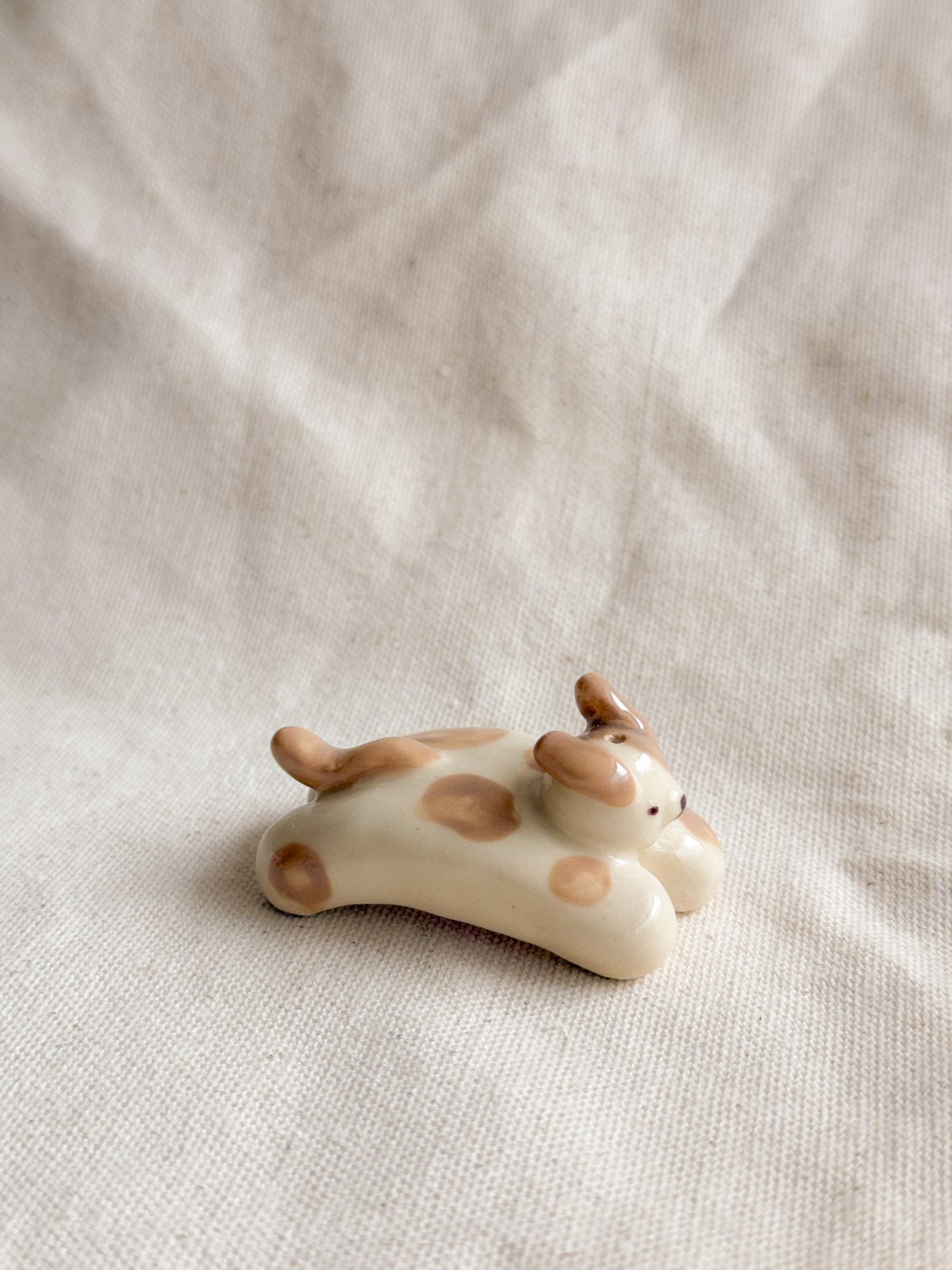 Running Doggy Ceramic Desk Buddy