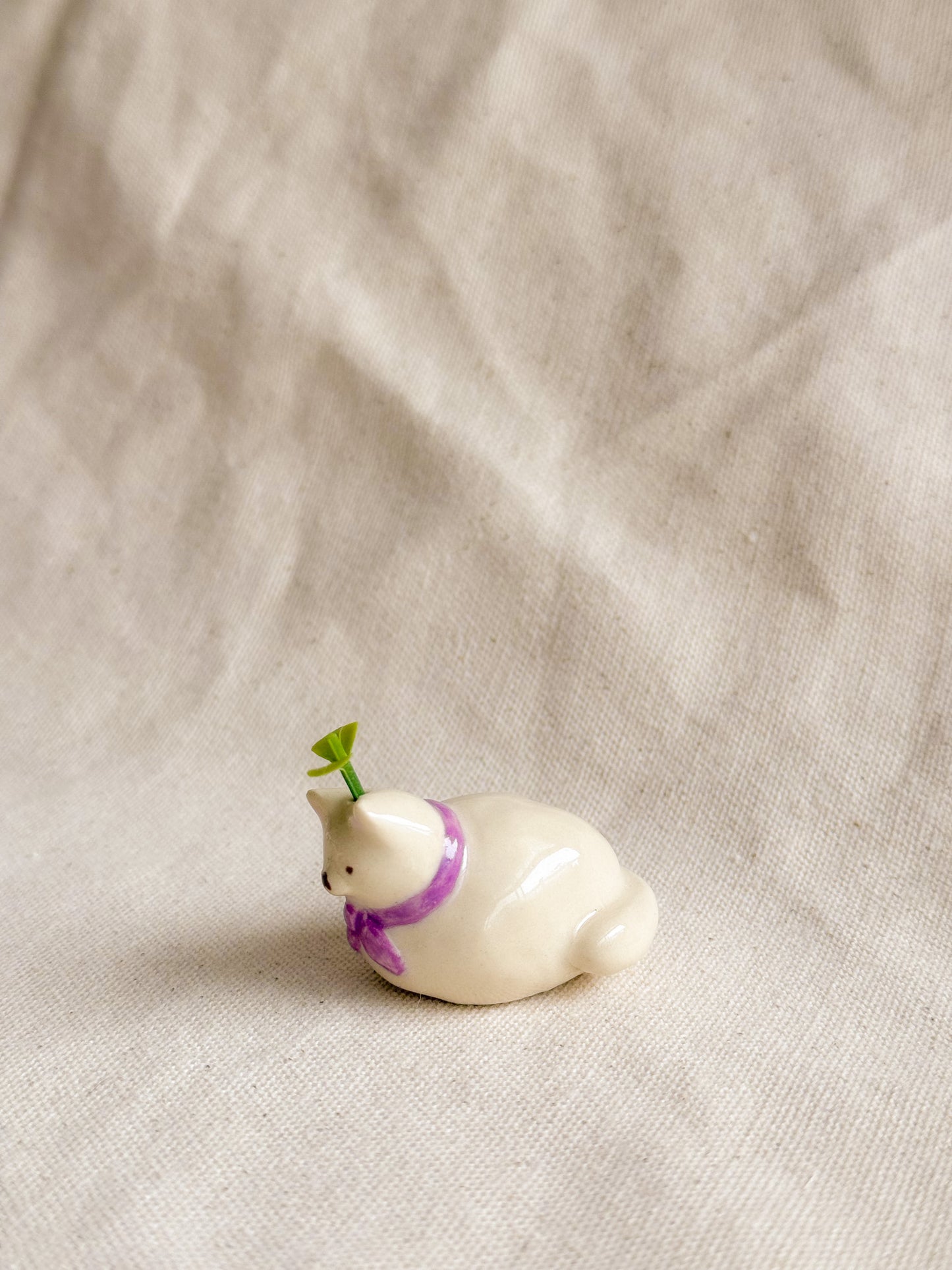 White Cat Loaf Ceramic Desk Buddy