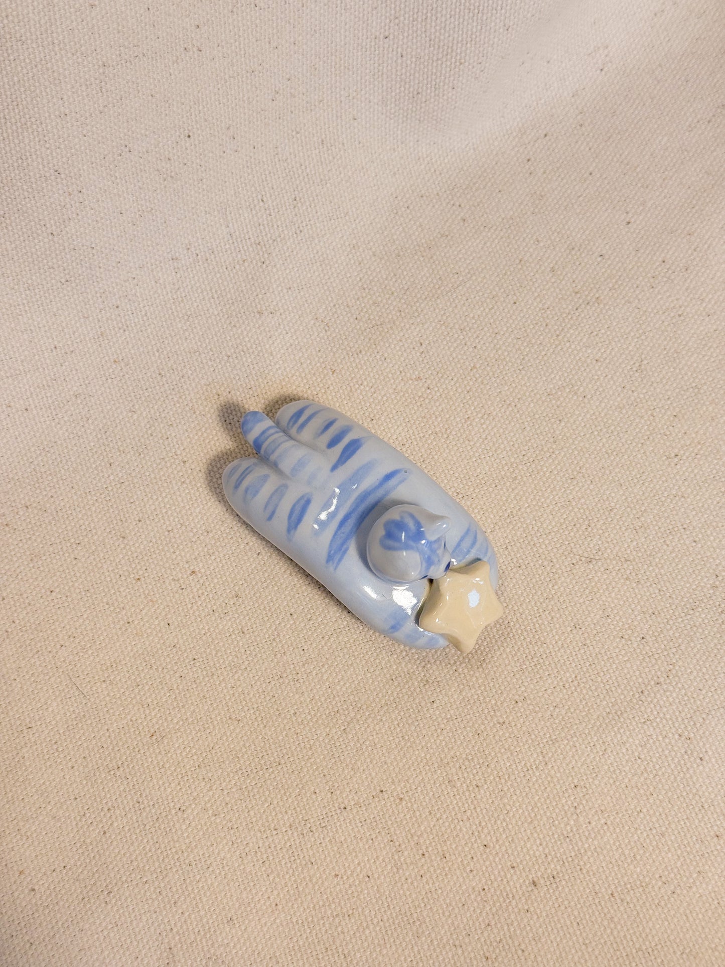 Jumping Blue Kitty Desk Buddy