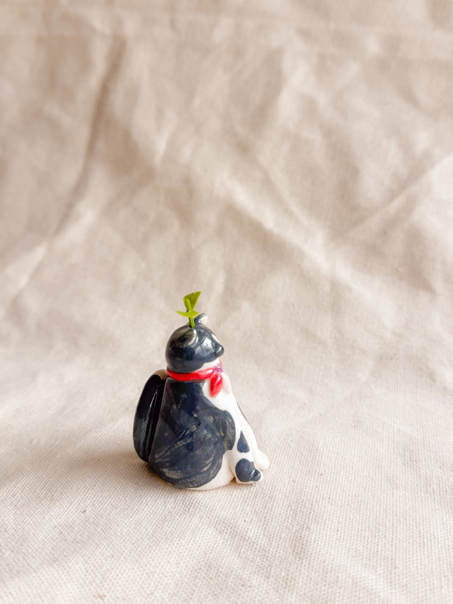 Sitting Tuxedo Cat Ceramic Desk Buddy