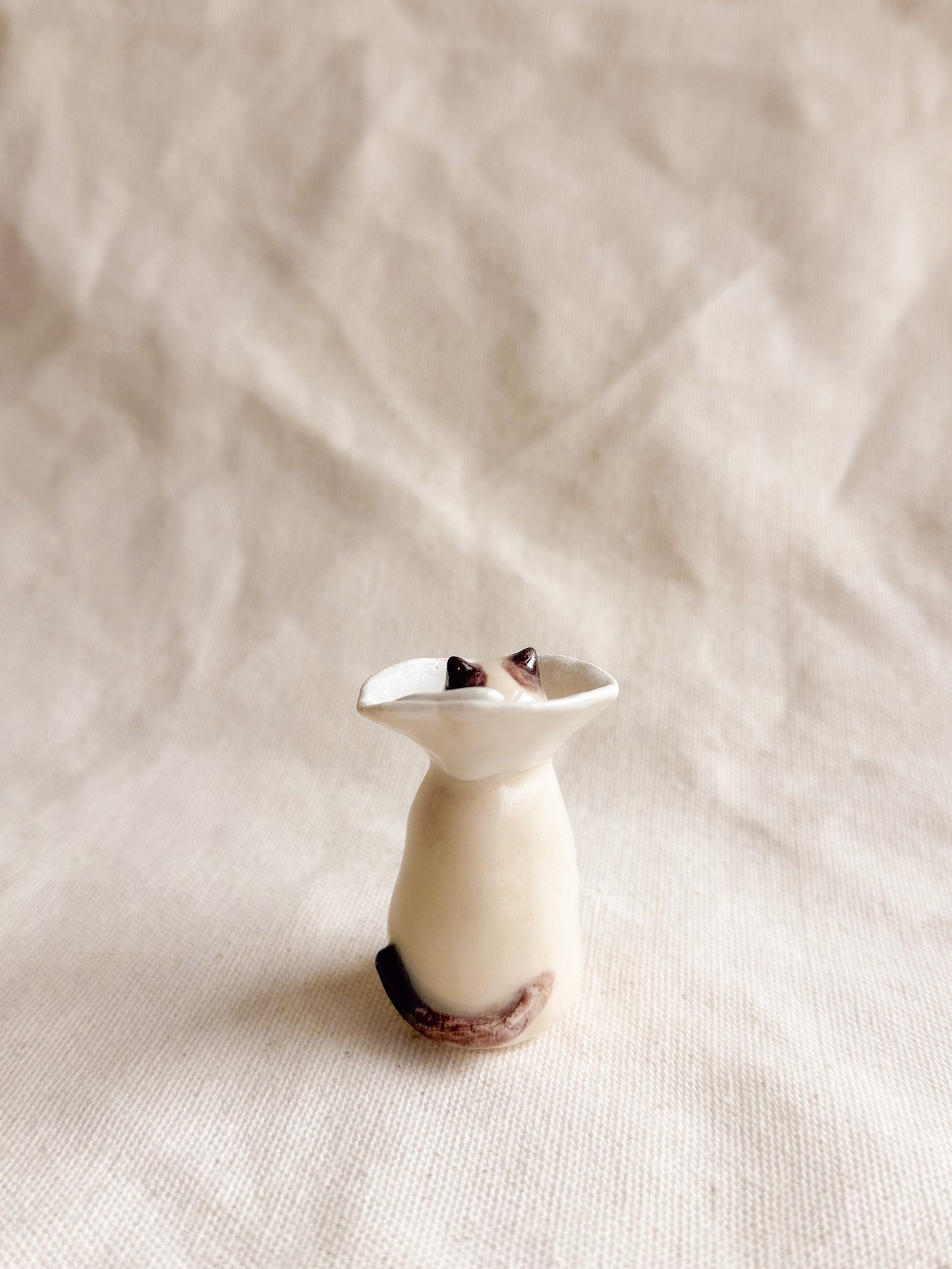 Sitting Cone Cat Ceramic Desk Buddy