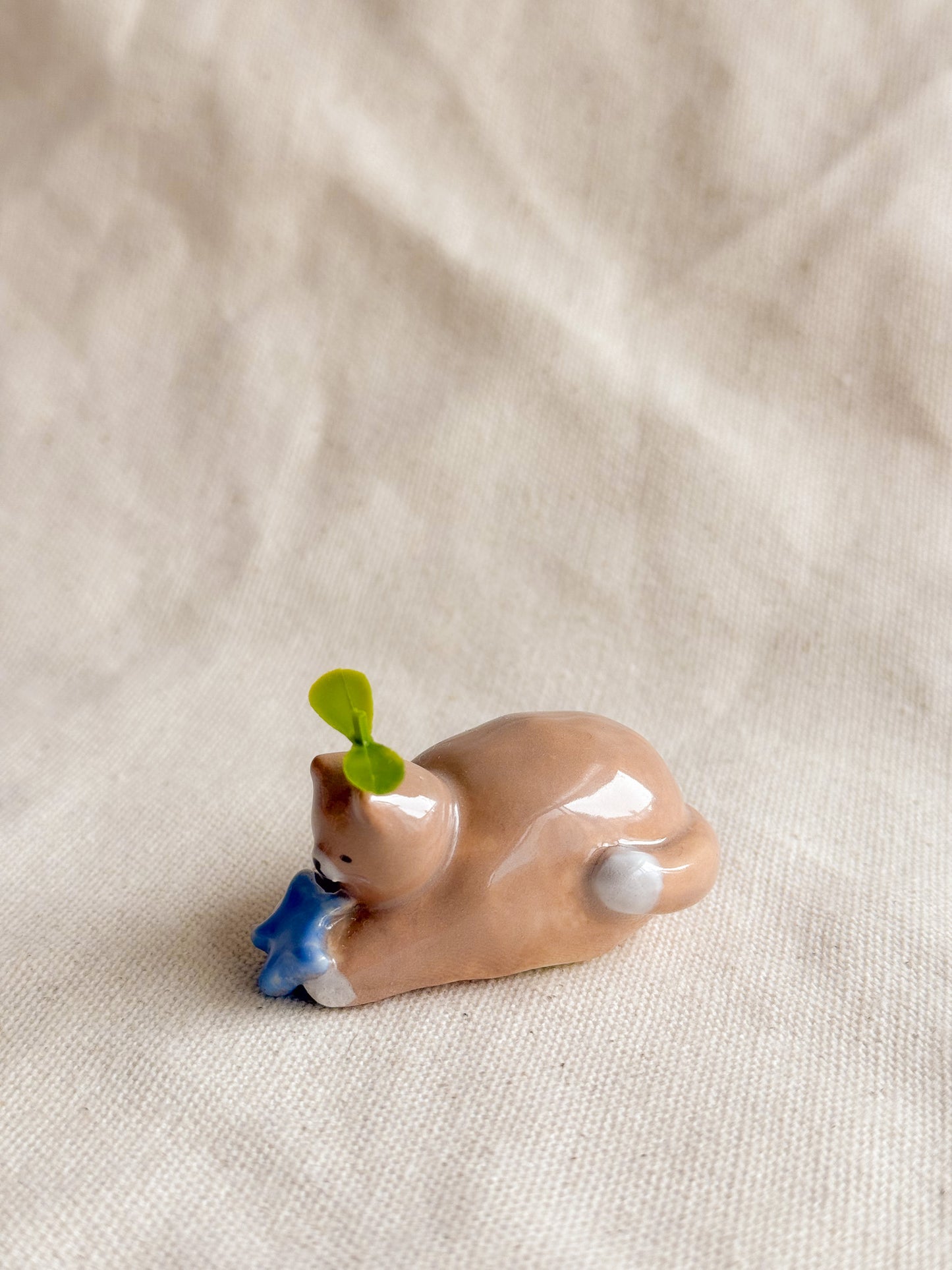 Cat and Star Ceramic Desk Buddy